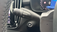 Volvo XC40 2.0 B4P Ultimate Dark 5dr Auto Petrol Estate